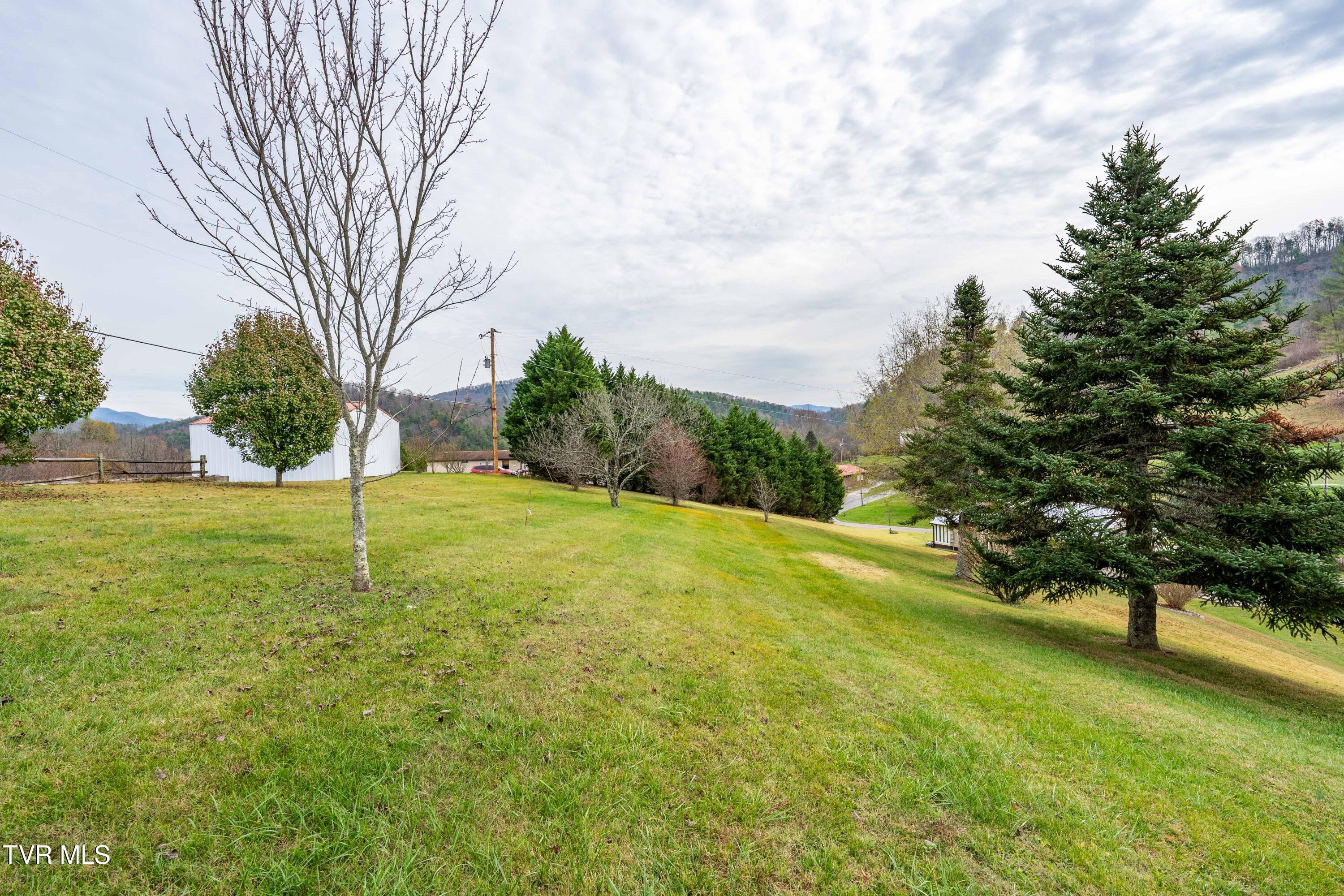 136 Church Street Butler, TN 37640 - Photo 20 of 48 136 Church Street (20 of 57)