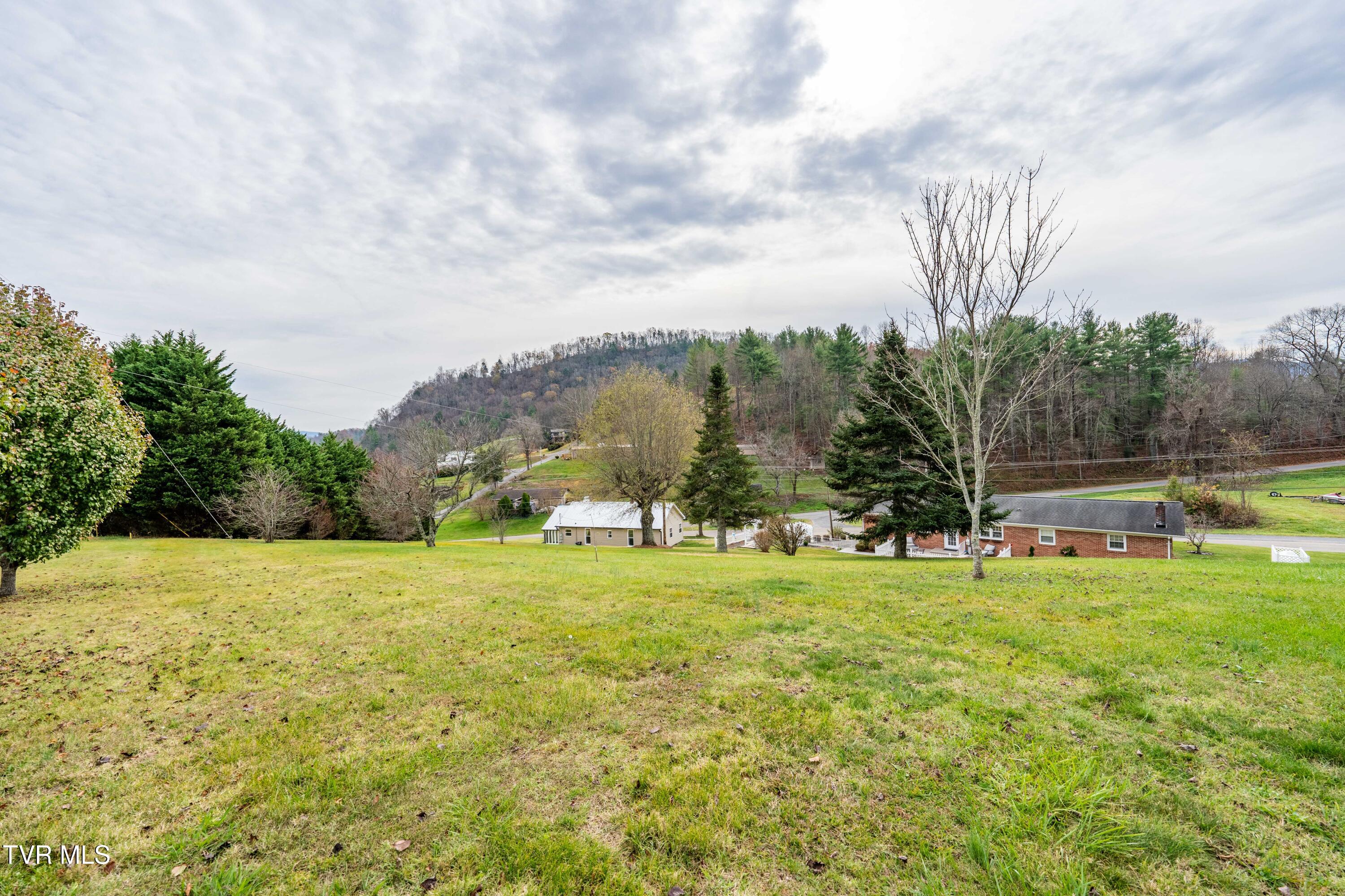 136 Church Street Butler, TN 37640 - Photo 22 of 48 136 Church Street (22 of 57)