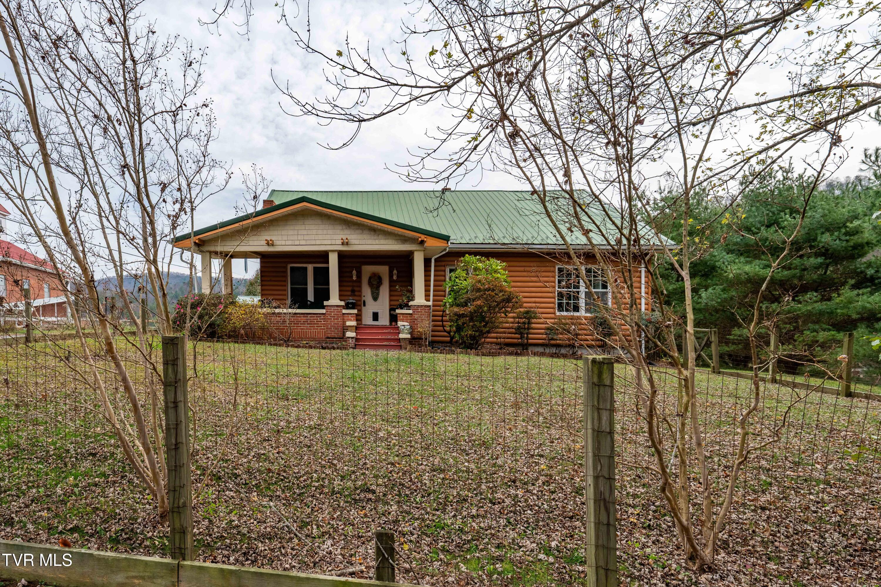 136 Church Street Butler, TN 37640 - Photo 3 of 48 136 Church Street (3 of 57)