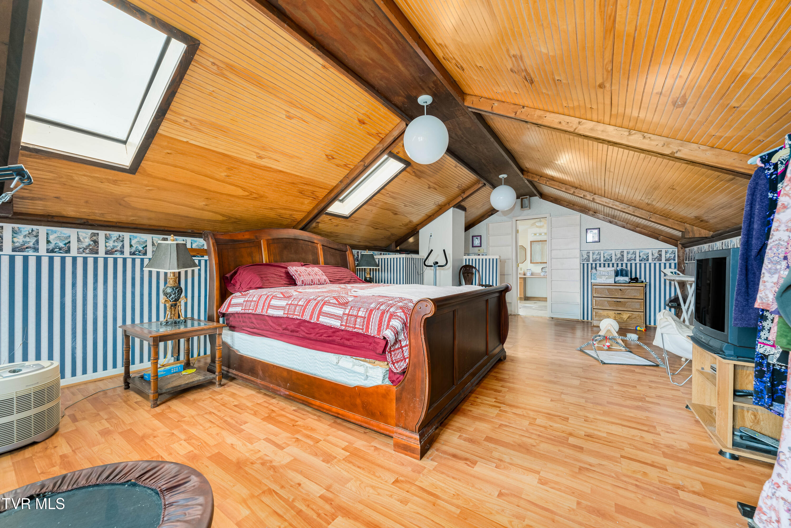 136 Church Street Butler, TN 37640 - Photo 47 of 48 136 Church Street (55 of 57)