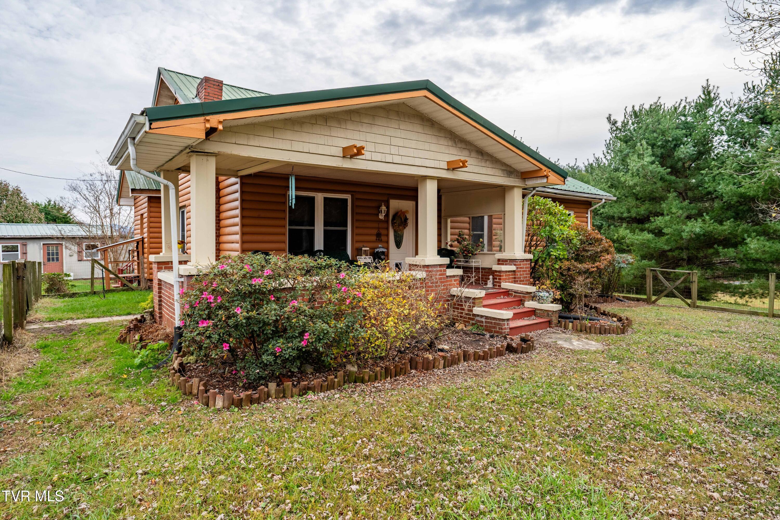 136 Church Street Butler, TN 37640 - Photo 6 of 48 136 Church Street (6 of 57)