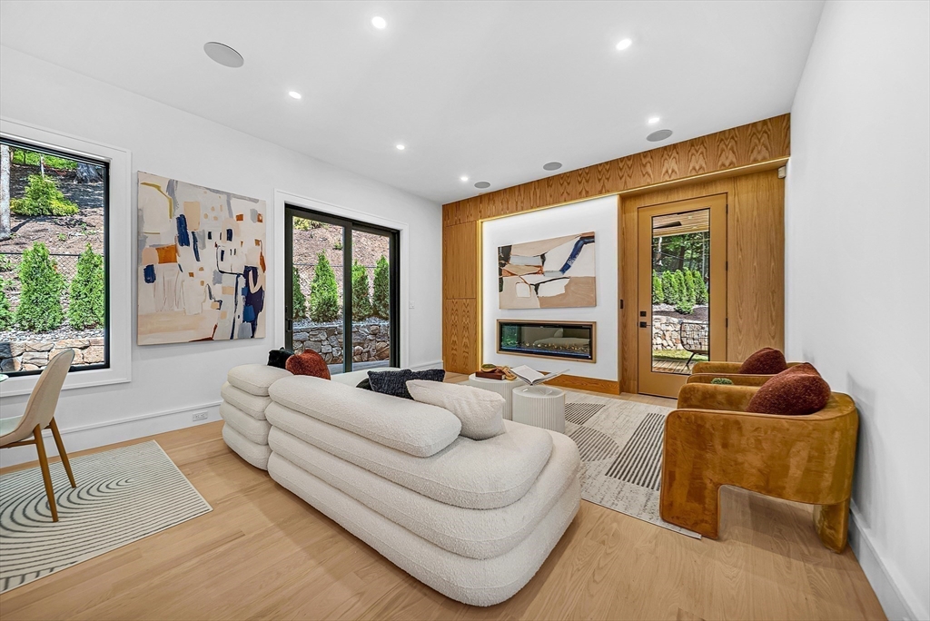 177 Varick Road Newton, MA 02468 - Photo 12 of 31