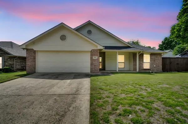 $315,000 | 506 Whitney Drive, Midlothian, TX 76065