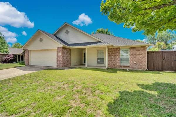 $315,000 | 506 Whitney Drive, Midlothian, TX 76065
