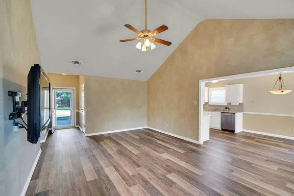 $315,000 | 506 Whitney Drive, Midlothian, TX 76065