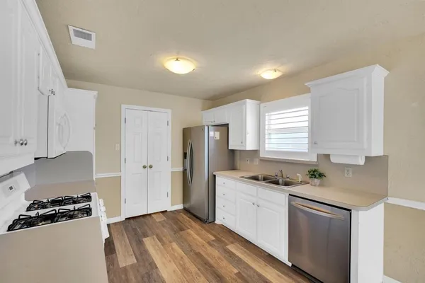 $315,000 | 506 Whitney Drive, Midlothian, TX 76065