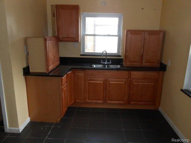 14566 Greenview Road Detroit, MI 48223 - Photo 5 of 10 KITCHEN