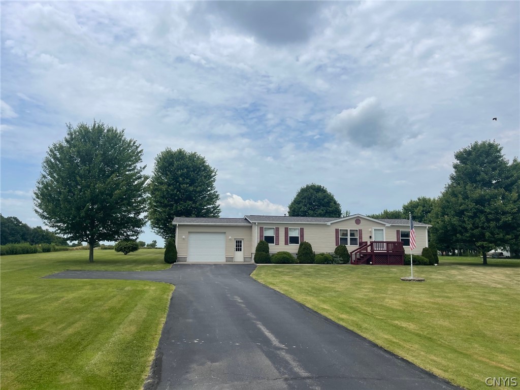 4825 Beacon Light Road Verona, NY 13421 - Photo 3 of 36 Blacktop driveway with turnaround!