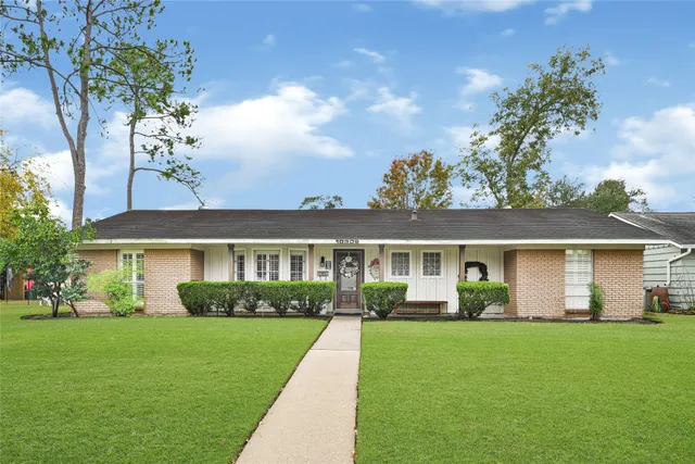 $400,000 | 10309 Ivyridge Road, Houston, TX 77043