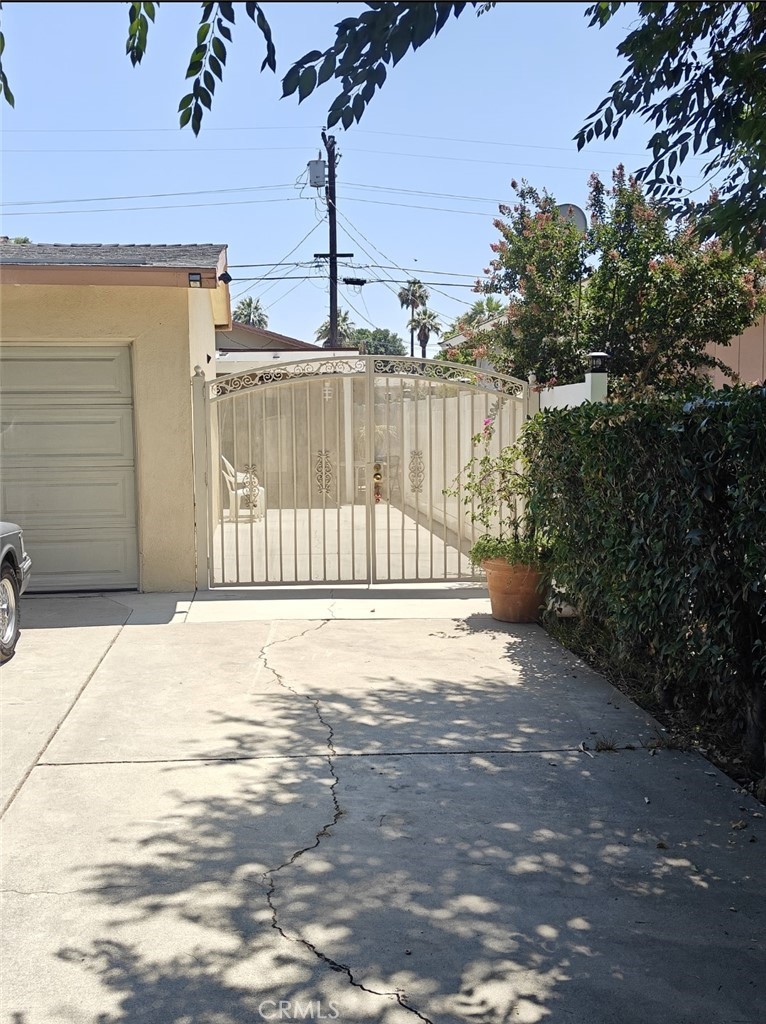 2428 Vasquez Place Riverside, CA 92507 - Photo 2 of 25 a view of a backyard of the house
