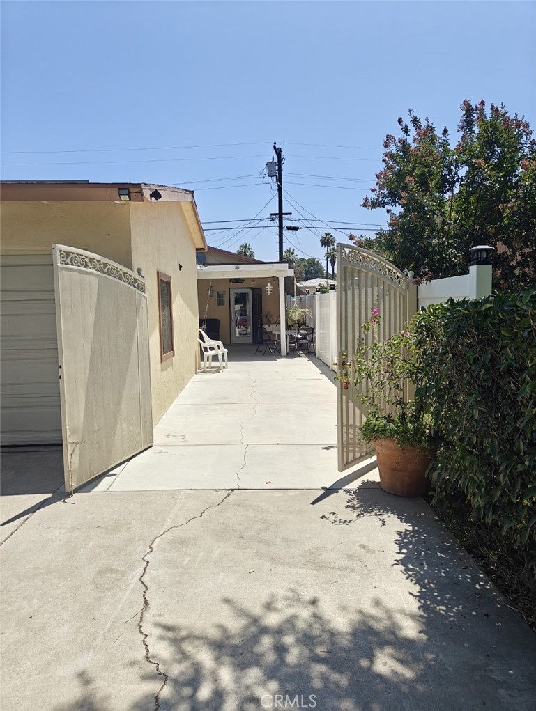 2428 Vasquez Place Riverside, CA 92507 - Photo 3 of 25 a view of a house with a outdoor space