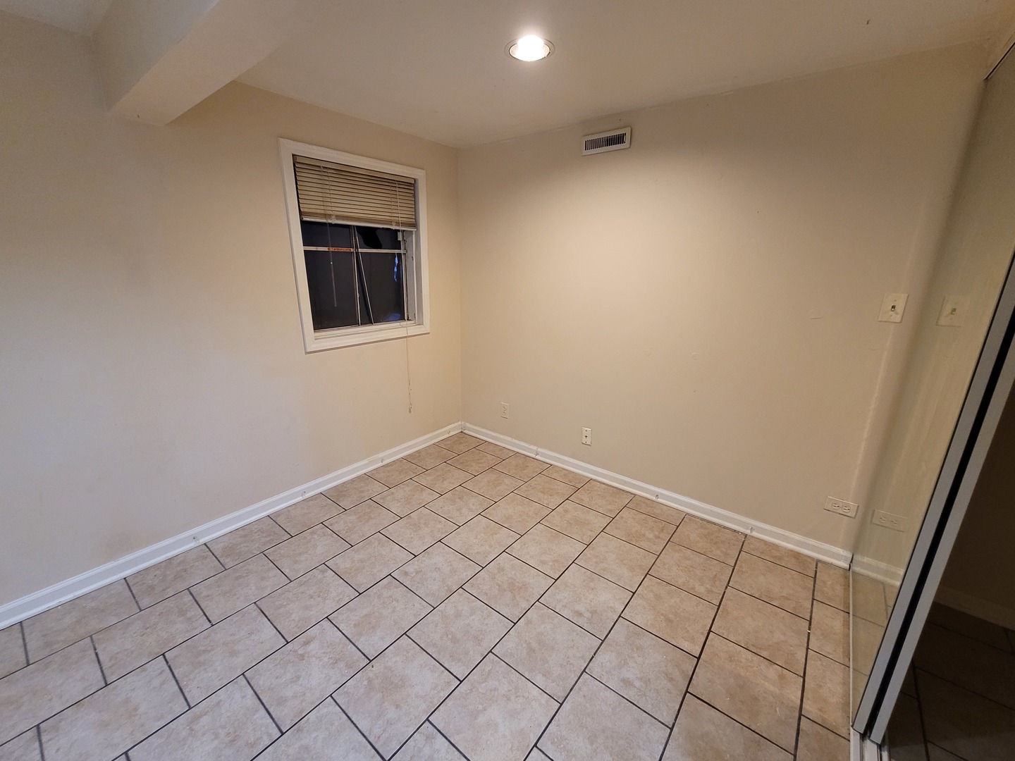 306 Inverrary Lane Deerfield, IL 60015 - Photo 20 of 23 a view of an empty room