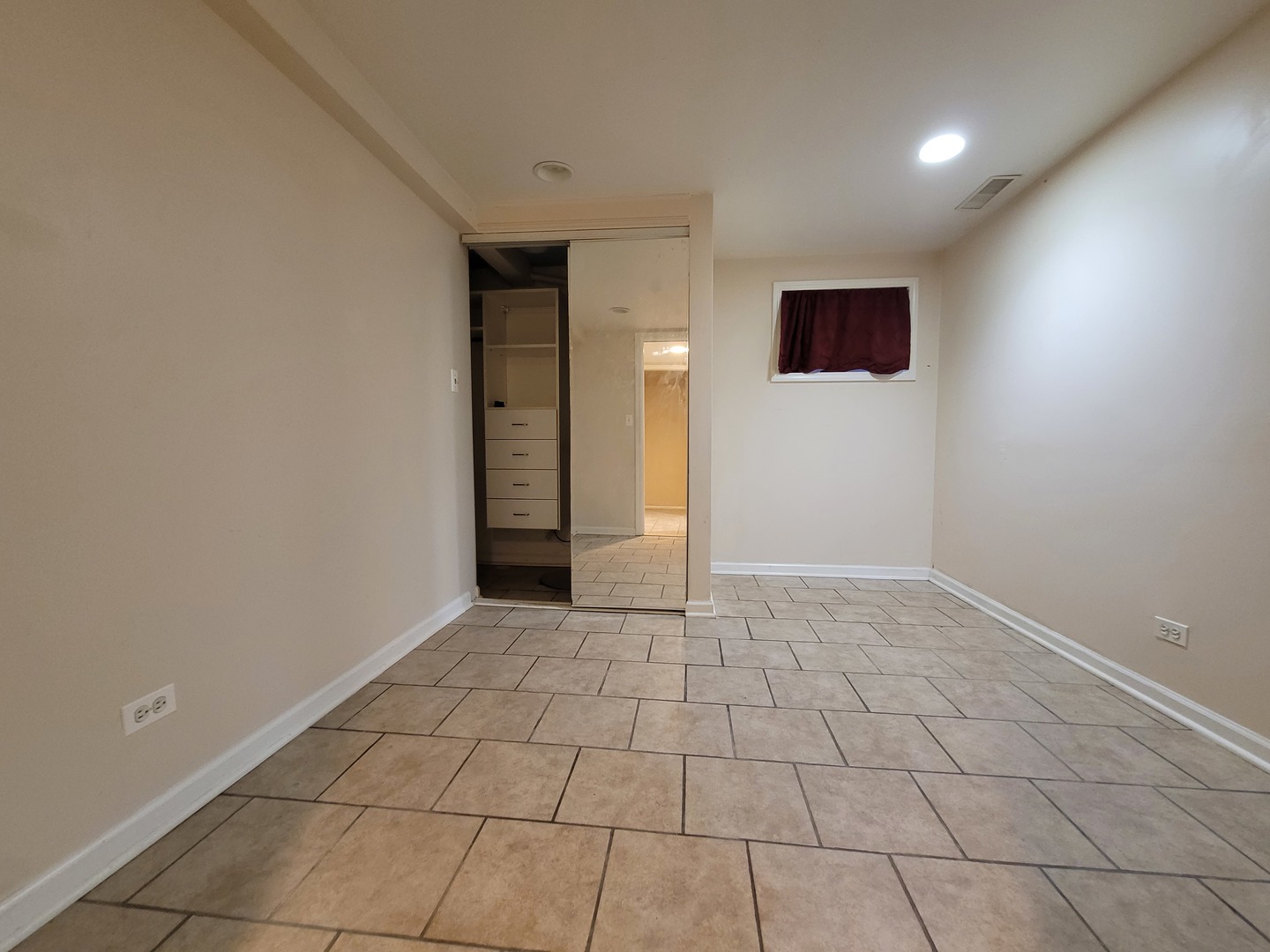 306 Inverrary Lane Deerfield, IL 60015 - Photo 21 of 23 a view of a hallway