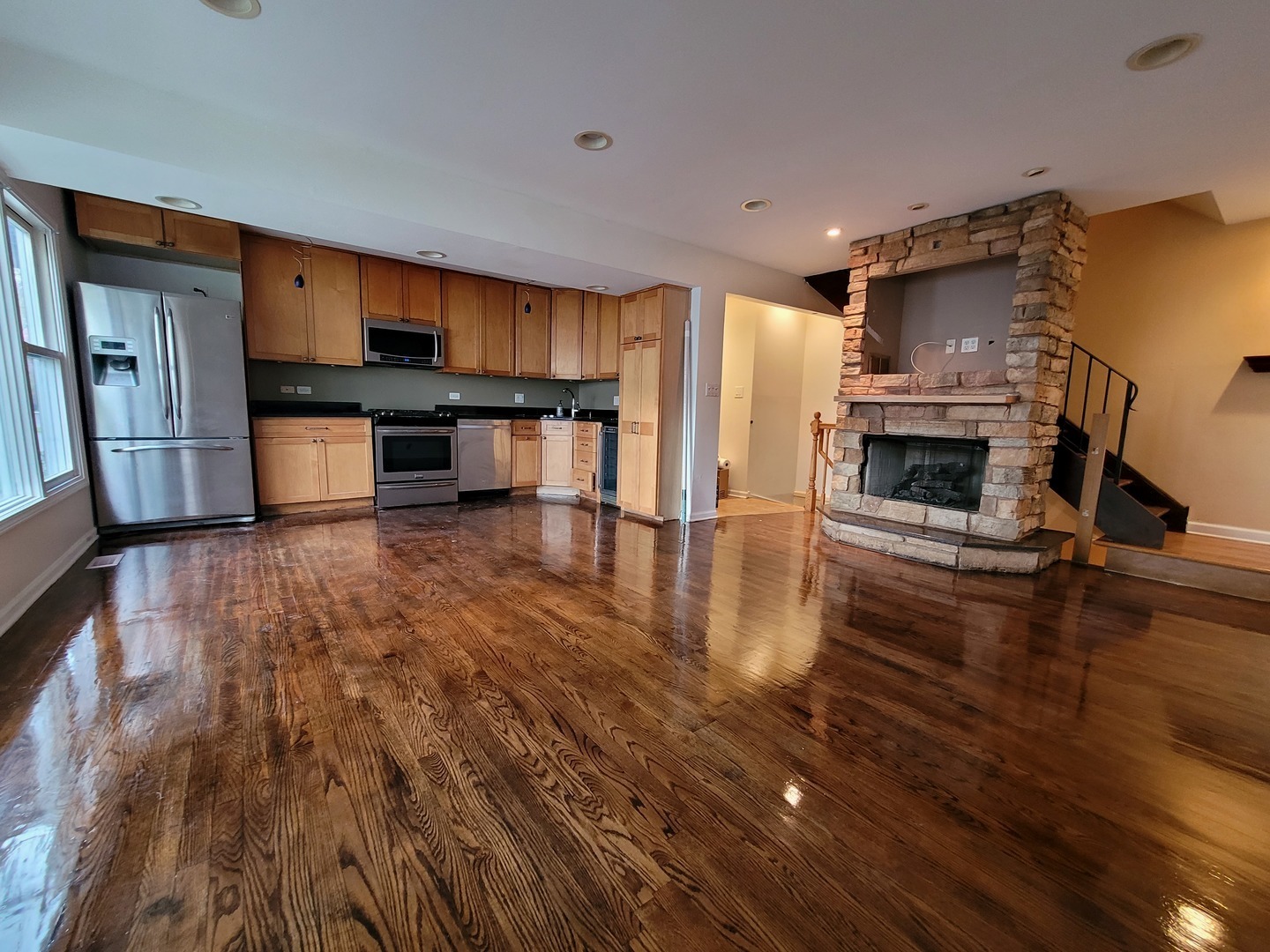 306 Inverrary Lane Deerfield, IL 60015 - Photo 4 of 23 a living room with furniture and a fireplace