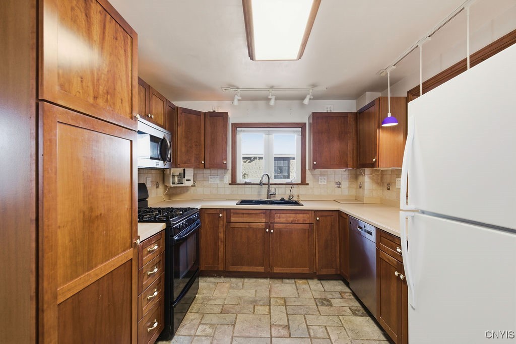 138 Owasco Street Auburn, NY 13021 - Photo 16 of 45