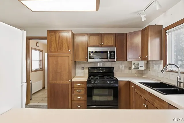 $185,000 | 138 Owasco Street, Auburn, NY 13021