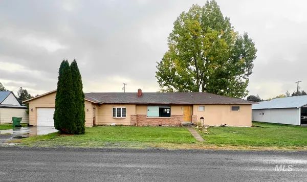 $199,900 | 603 Maple Street, Nezperce, ID 83543