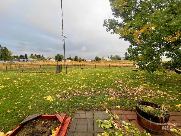 $199,900 | 603 Maple Street, Nezperce, ID 83543