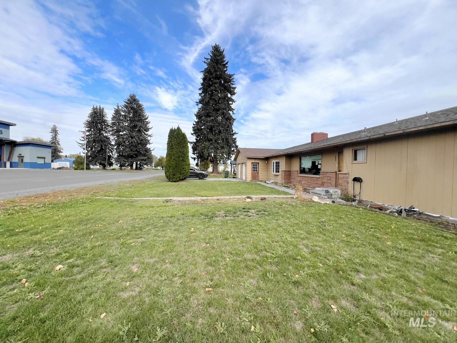 603 Maple Street Nezperce, ID 83543 - Photo 23 of 26 View of grassy yard