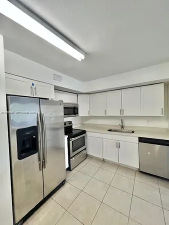 $250,000 | 3690 North 56th Avenue, Unit 902, Hollywood, FL 33021