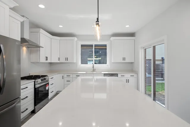 $550,000 | 10738 South Worth Avenue, Worth, IL 60482