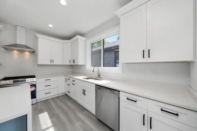 $550,000 | 10738 South Worth Avenue, Worth, IL 60482