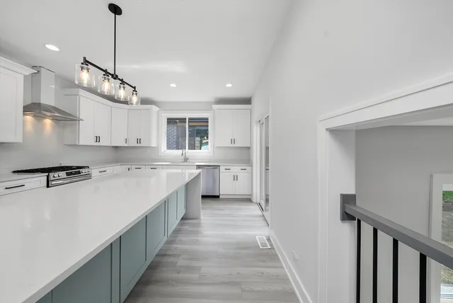 $550,000 | 10738 South Worth Avenue, Worth, IL 60482