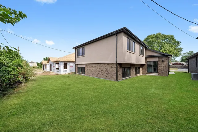 $550,000 | 10738 South Worth Avenue, Worth, IL 60482