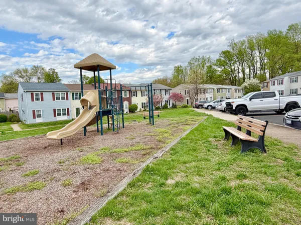 $475,000 | 9518 Mooregate Court, Lorton, VA 22079