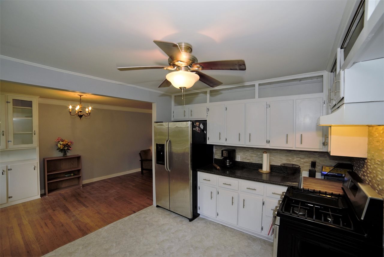315 West Marigold Avenue Foley, AL 36535 - Photo 3 of 28 Kitchen to Dining
