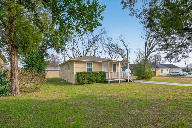 $189,900 | 106 Longstreet Road, Willis, TX 77378