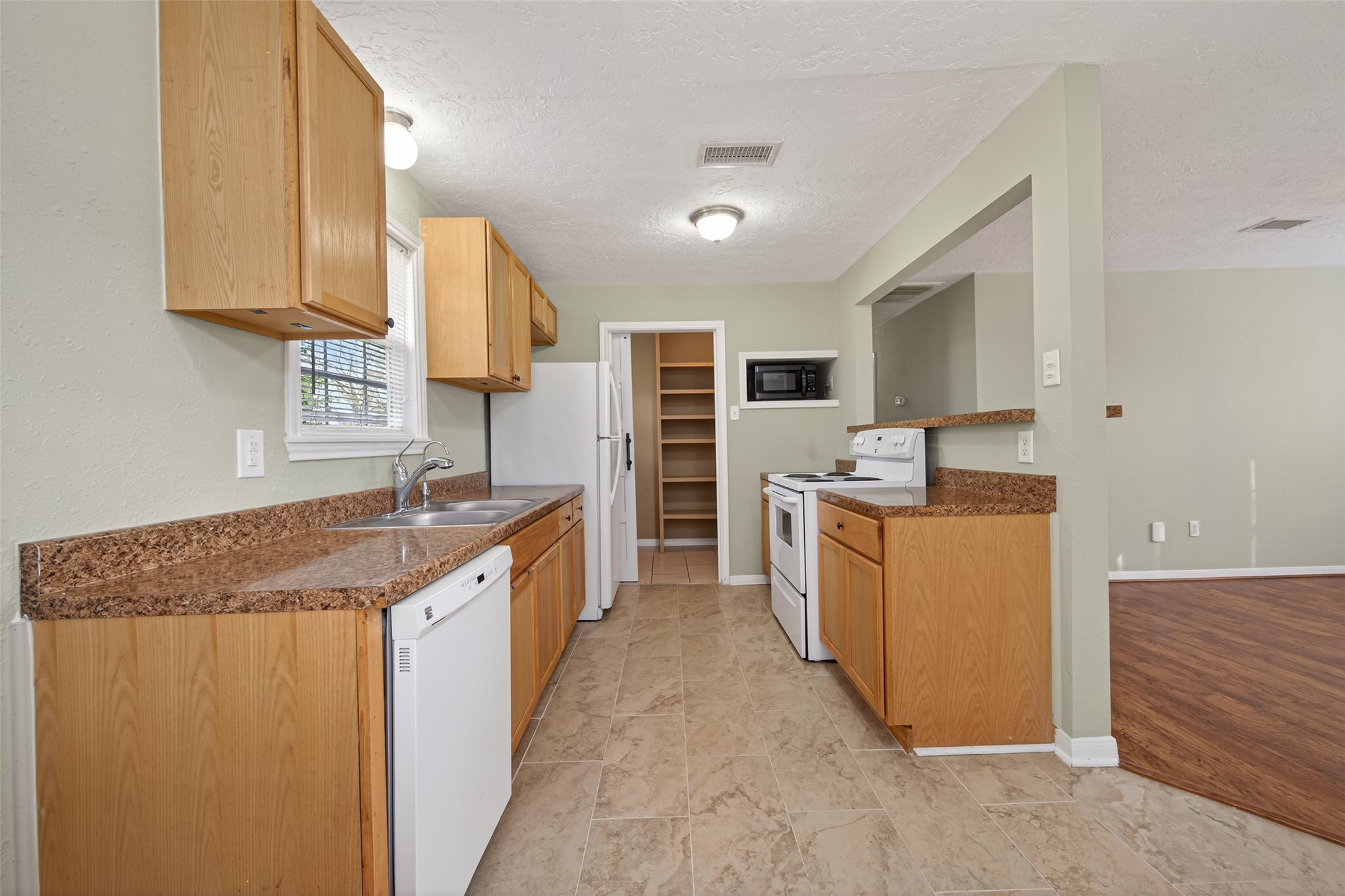 106 Longstreet Road Willis, TX 77378 - Photo 16 of 42