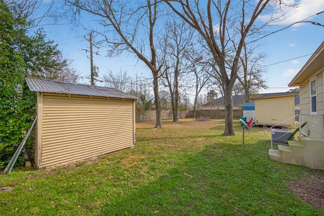 $189,900 | 106 Longstreet Road, Willis, TX 77378