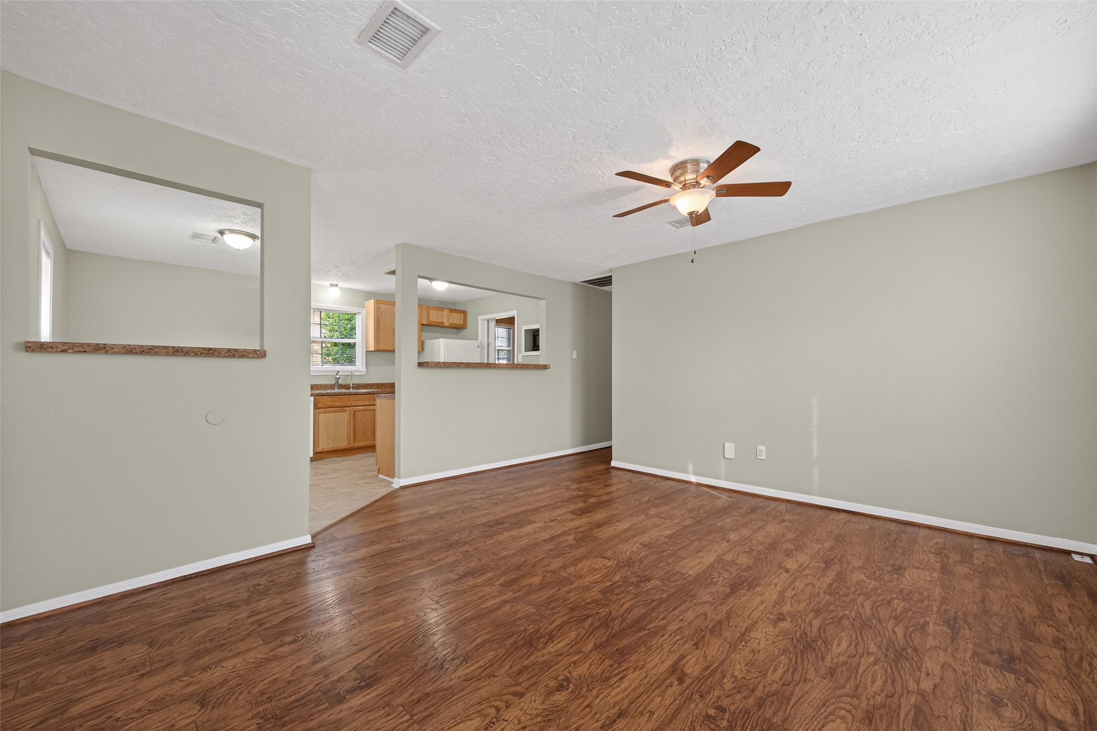 106 Longstreet Road Willis, TX 77378 - Photo 10 of 42