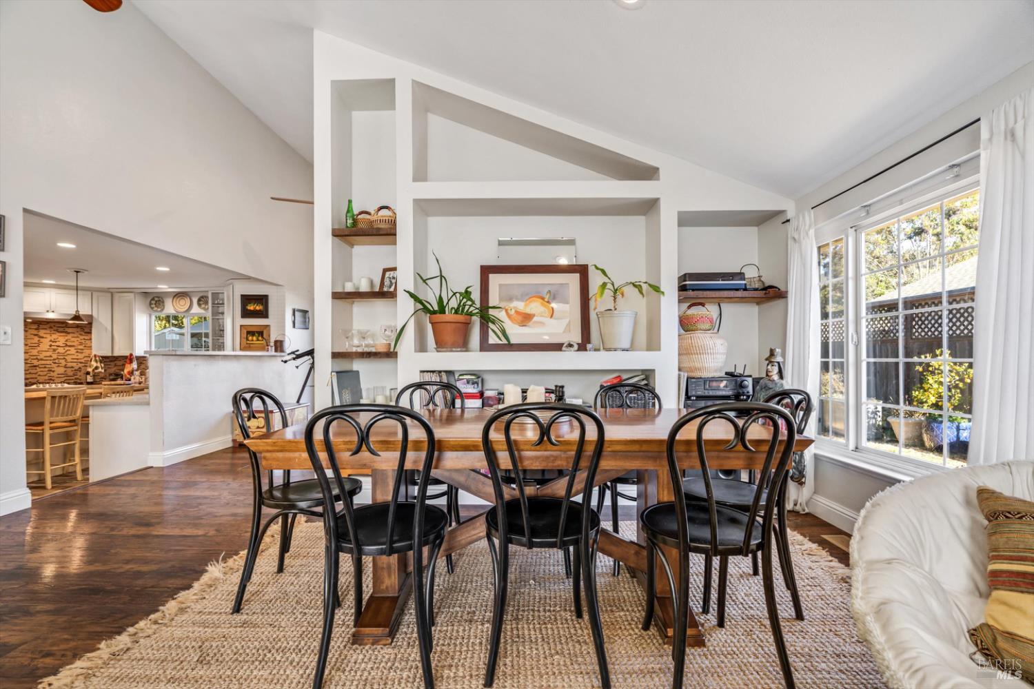 5127 Oak Park Way Santa Rosa, CA 95409 - Photo 7 of 27