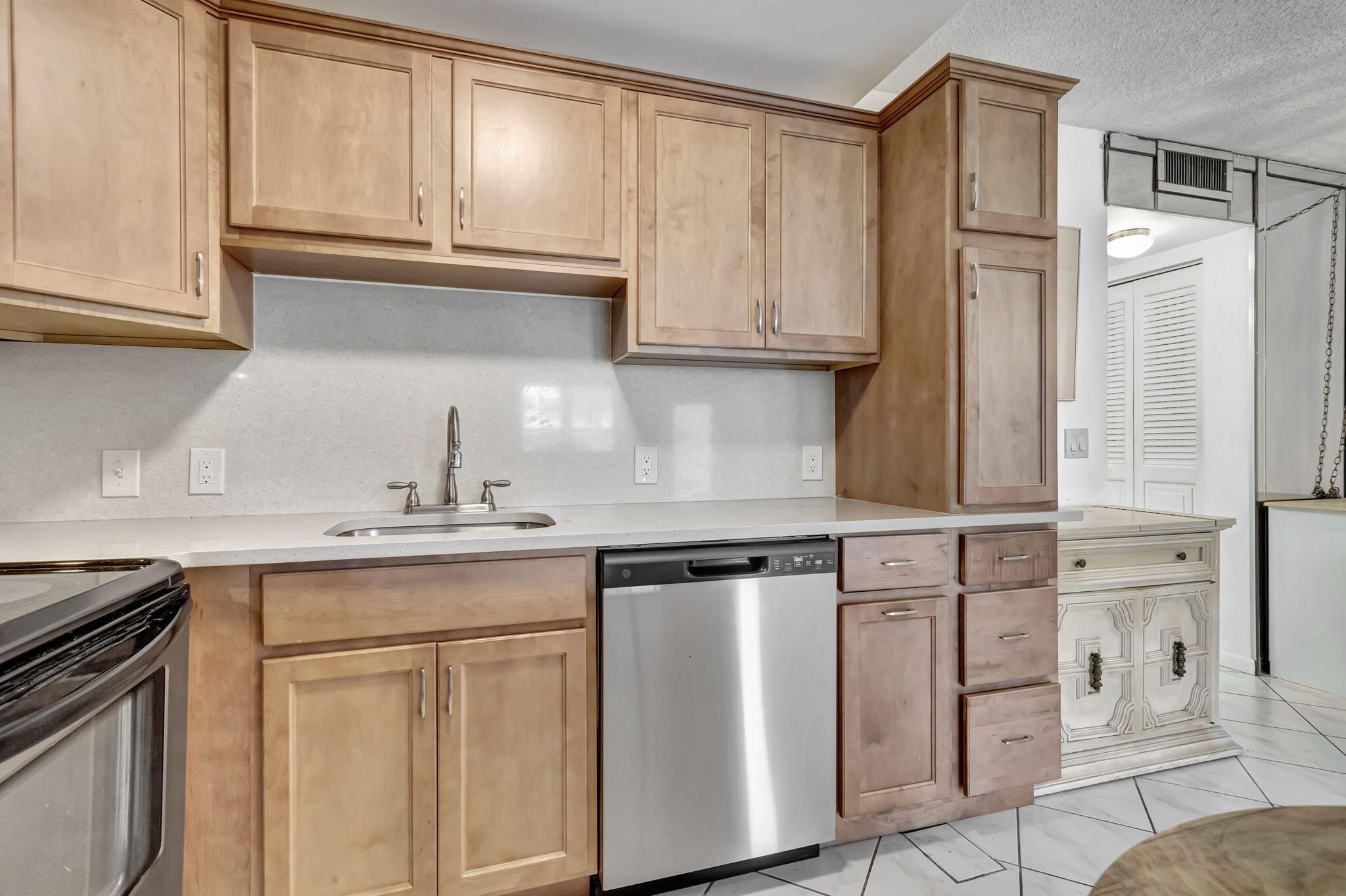 181 Mansfield East Boca Raton, FL 33434 - Photo 12 of 40 23-web-or-mls-DSC_8696