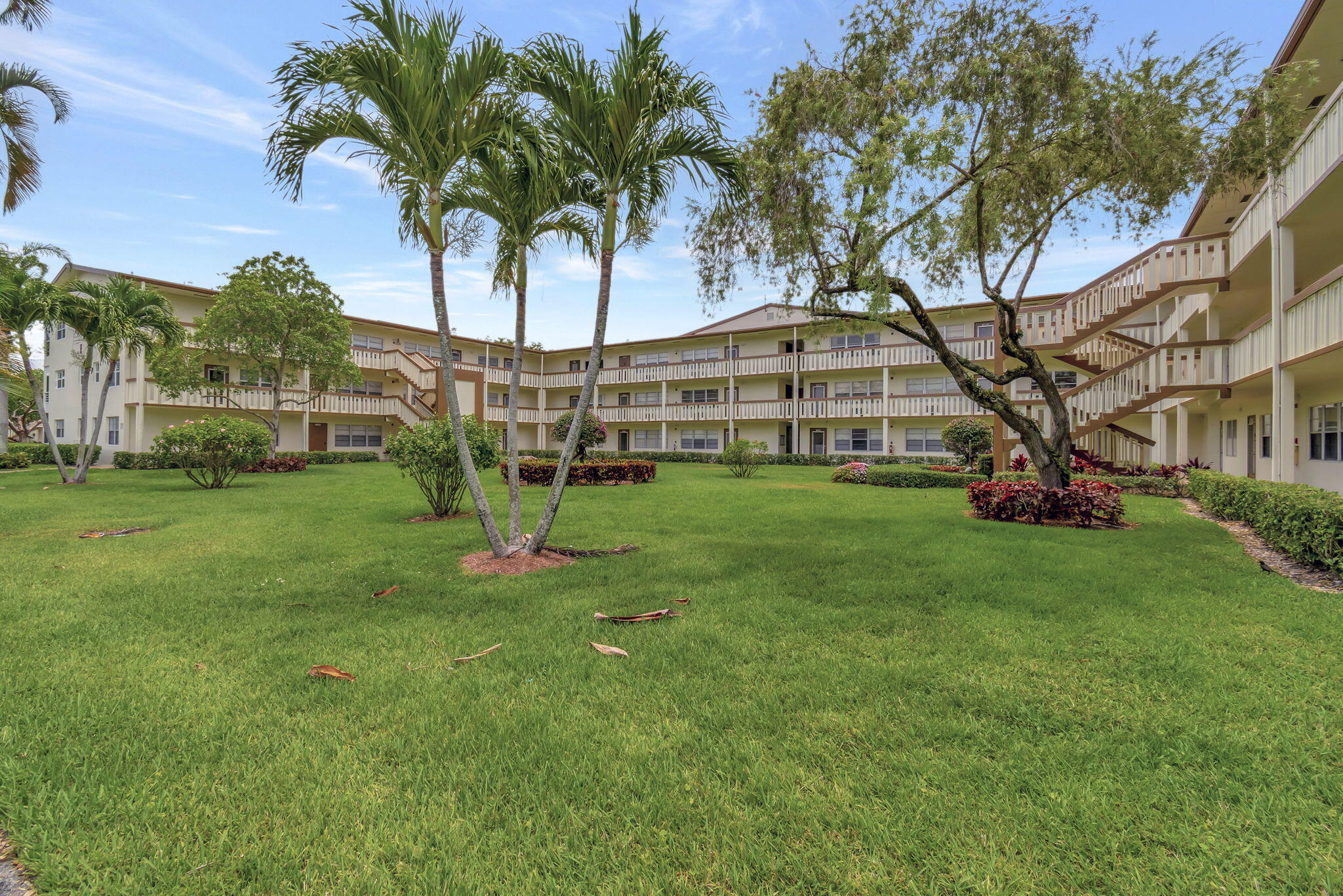 181 Mansfield East Boca Raton, FL 33434 - Photo 29 of 40 4-web-or-mls-DSC_8551