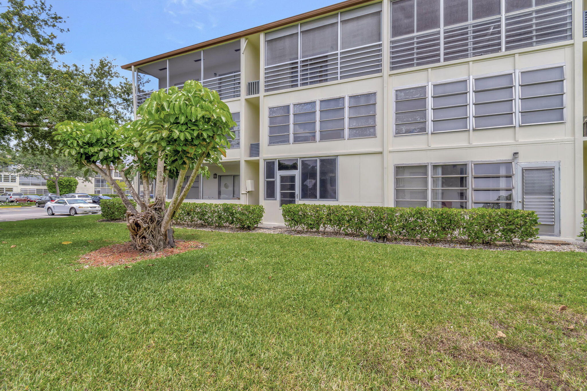 181 Mansfield East Boca Raton, FL 33434 - Photo 38 of 40 40-web-or-mls-DSC_8616