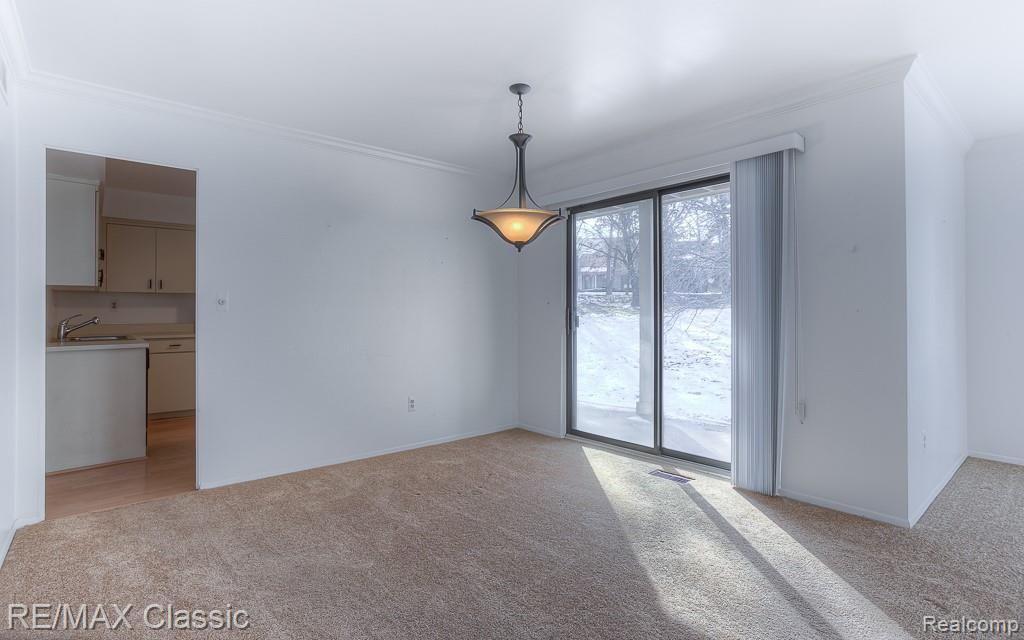 37031 Ridgedale Court Farmington Hills, MI 48331 - Photo 3 of 28