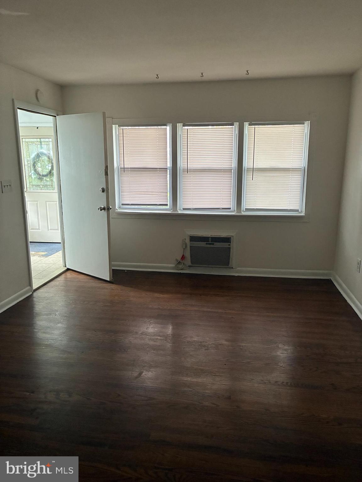 7524 Brentwood Road Philadelphia, PA 19151 - Photo 2 of 6