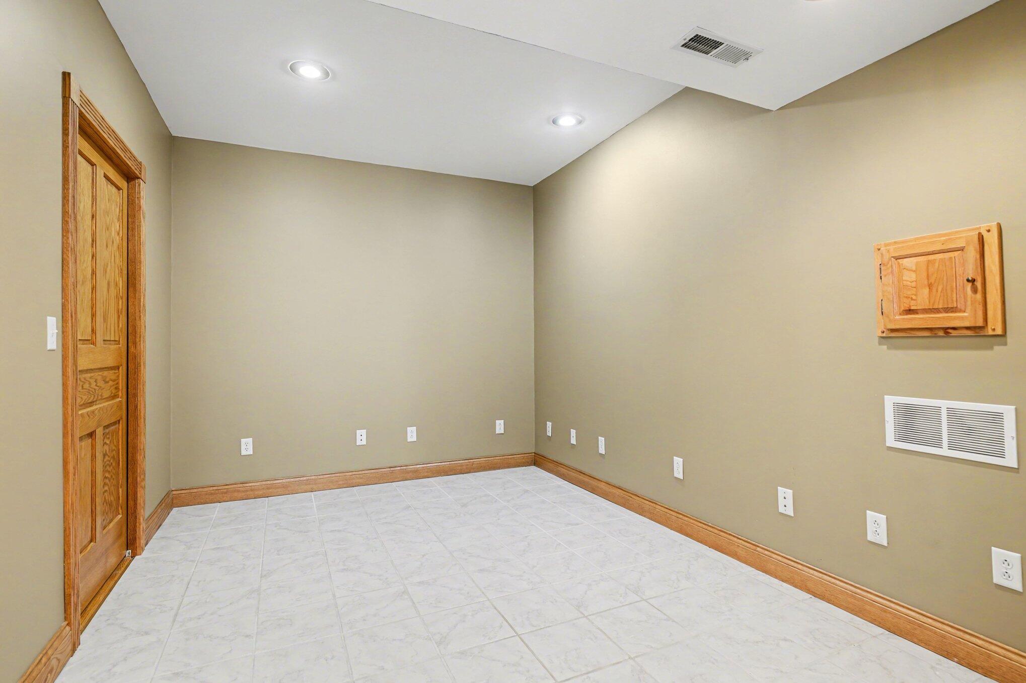 65650 Dailey Road Edwardsburg, MI 49112 - Photo 33 of 59 L L BEDROOM