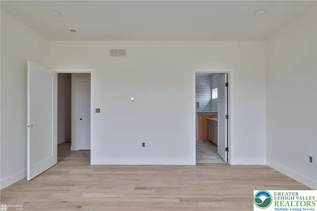 $699,900 | 464 Long Lane Road, Walnutport, PA 18088