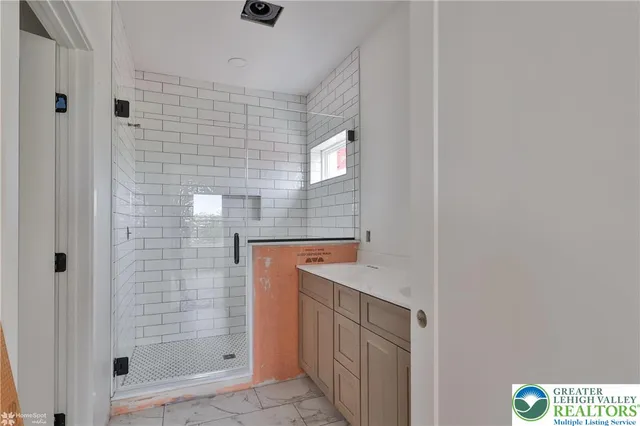 $699,900 | 464 Long Lane Road, Walnutport, PA 18088