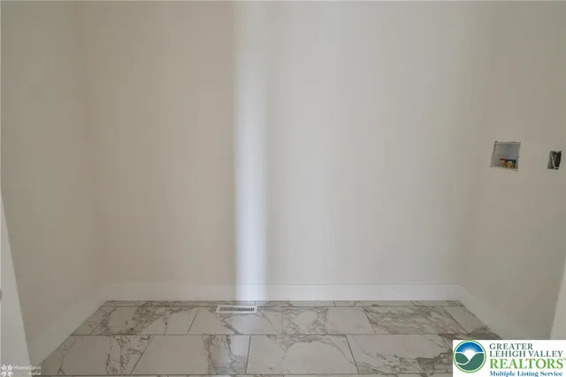 $699,900 | 464 Long Lane Road, Walnutport, PA 18088