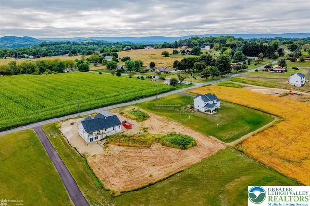 $699,900 | 464 Long Lane Road, Walnutport, PA 18088