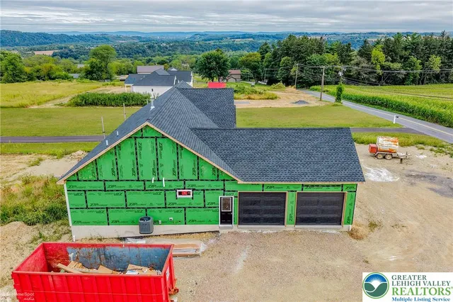 $699,900 | 464 Long Lane Road, Walnutport, PA 18088