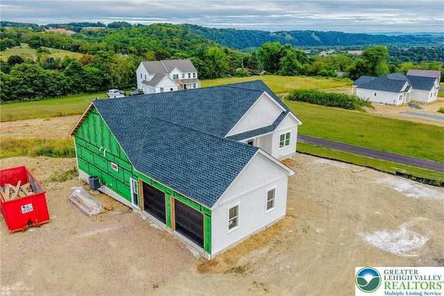 $699,900 | 464 Long Lane Road, Walnutport, PA 18088