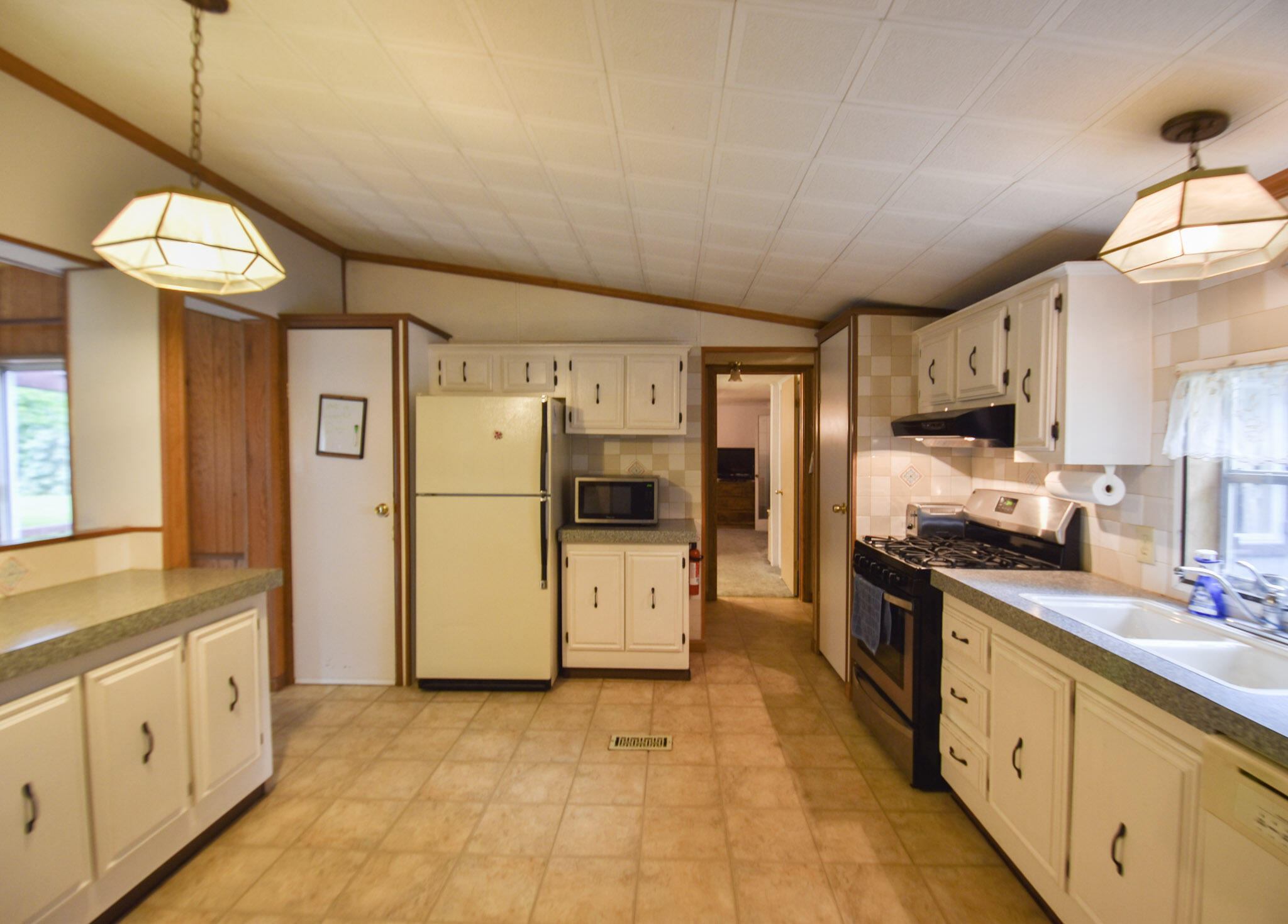 338 South Willowbrook Road Coldwater, MI 49036 - Photo 6 of 27 DSC_0119