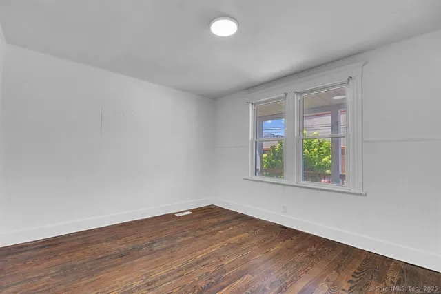 $2,150 | 84 Dewey Street, Bridgeport, CT 06605