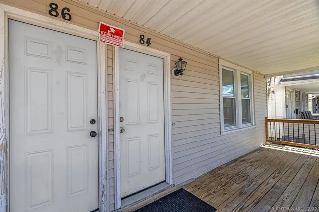 $2,150 | 84 Dewey Street, Bridgeport, CT 06605